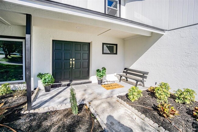 Building Photo - 6379 Conniewood Square