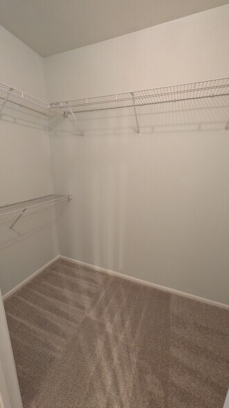 Building Photo - 1550 Spring Gate Dr