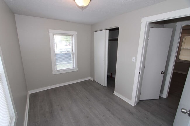 Building Photo - Quaint 2 Bedroom 1 Bathroom Ranch
