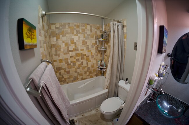 Building Photo - 4201 Defiance St