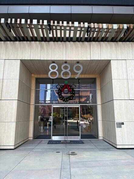 Building Photo - 889 Francisco St