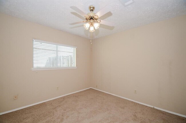Building Photo - 1319 Silver Morning Dr