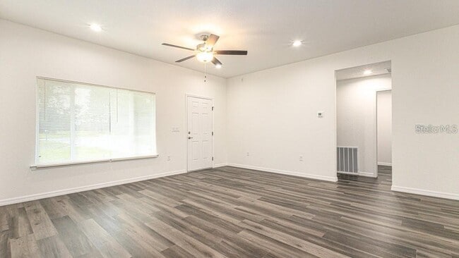 Building Photo - 151 Malauka Rd