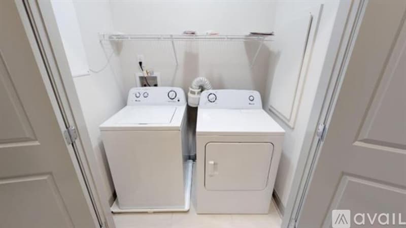 Building Photo - 918 4th Ave