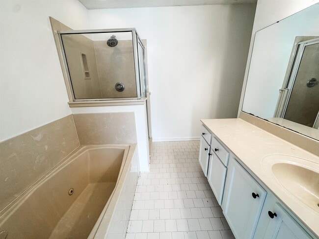 Building Photo - 7047 S Estacada Way