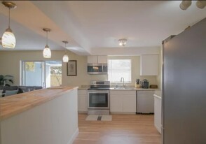Building Photo - 2970 Barkway Dr