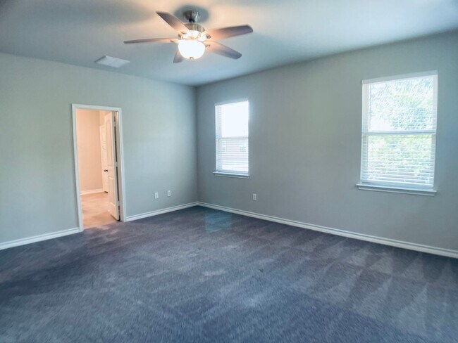 Building Photo - Charming Nestled Home near 281 and 1604