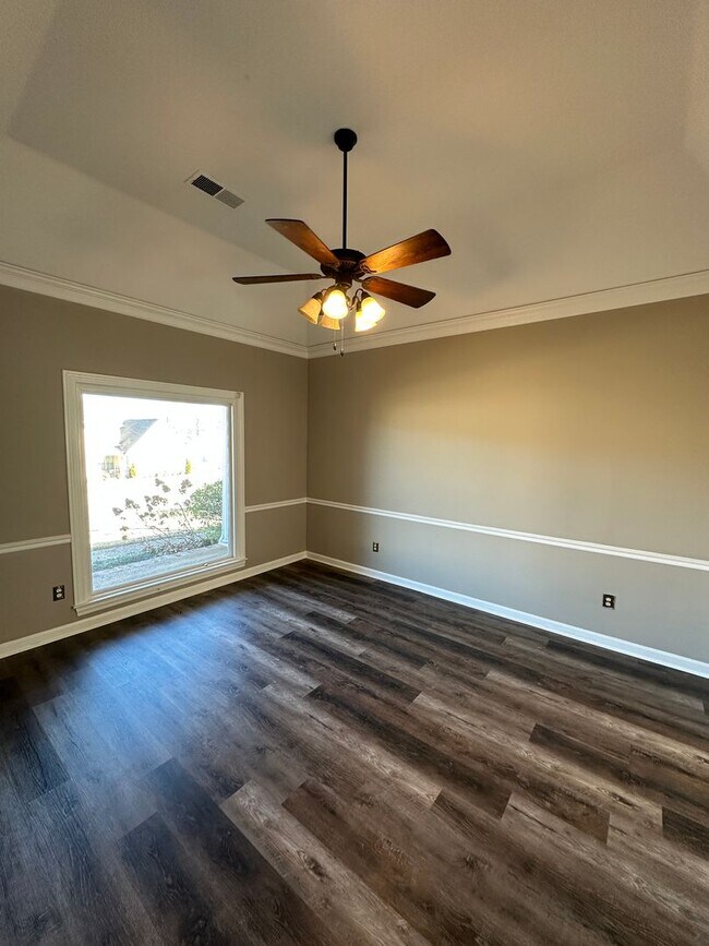 Building Photo - Elegant 4 BR w/POOL MAINTENANCE INCLUDED near Cherokee Valley Golf Club