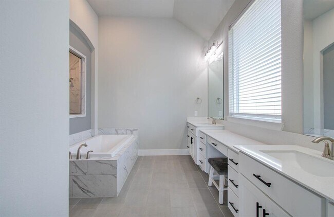 Building Photo - 15606 Pacific Loon Ct