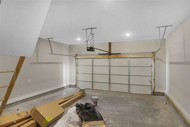 Building Photo - 3116 Rawhide Dr