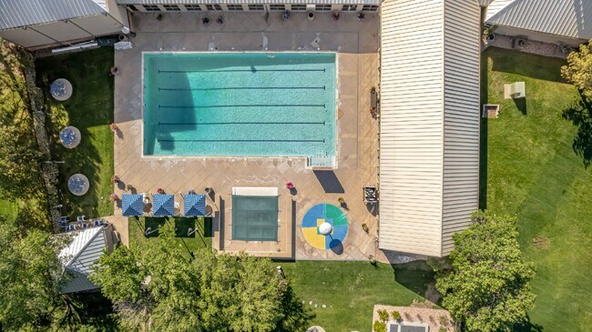 Building Photo - Exquisite 2-bedroom, 2-bathroom condo inParker
