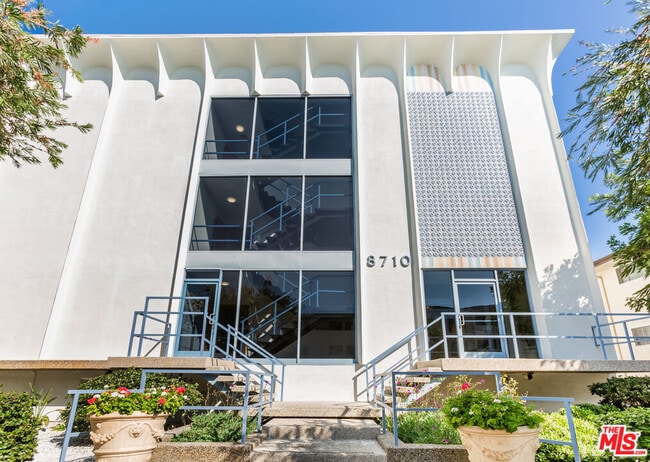 Building Photo - 8710 Delgany Ave