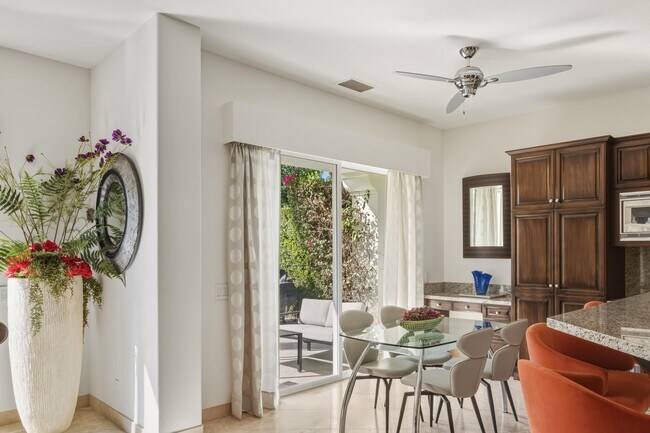 Building Photo - 45737 Club Dr