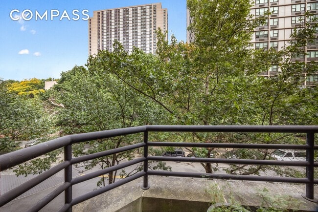 Building Photo - 340 Albany St