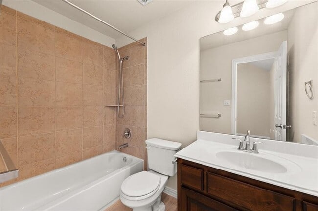 Building Photo - 410 Catalina Ln