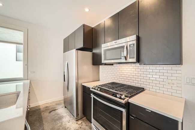 Building Photo - 1931 E 38th 1/2 St