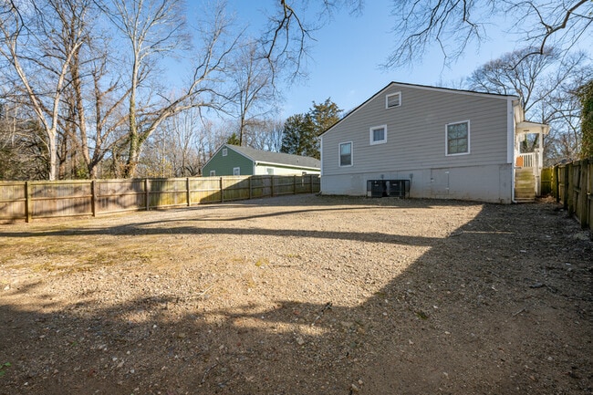 Building Photo - 406 Paines Ave NW