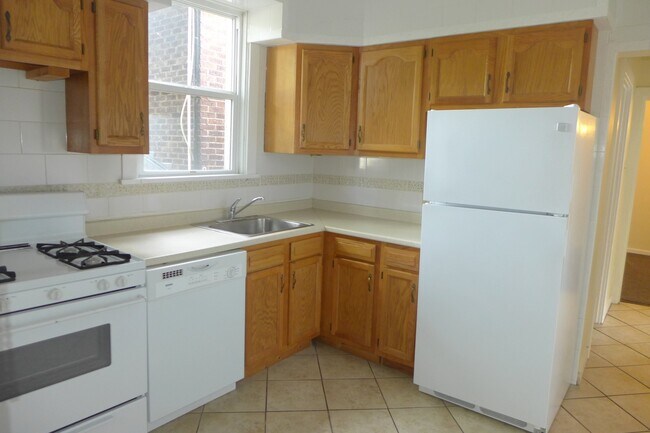 Building Photo - 6656 Ridgeville St