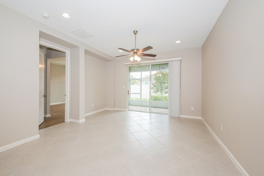 Building Photo - 11832 Meadowgate Pl