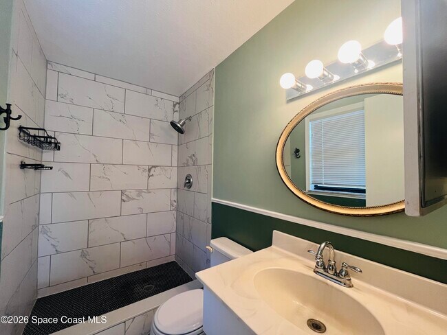 Building Photo - 285 E Lauren Ct