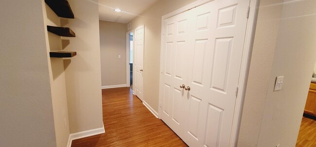 Building Photo - 2300 Timber Oak Ln