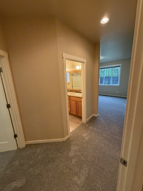 Building Photo - 1546 Bryce Park Loop