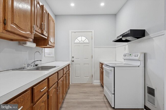 Building Photo - 162 N 62nd St