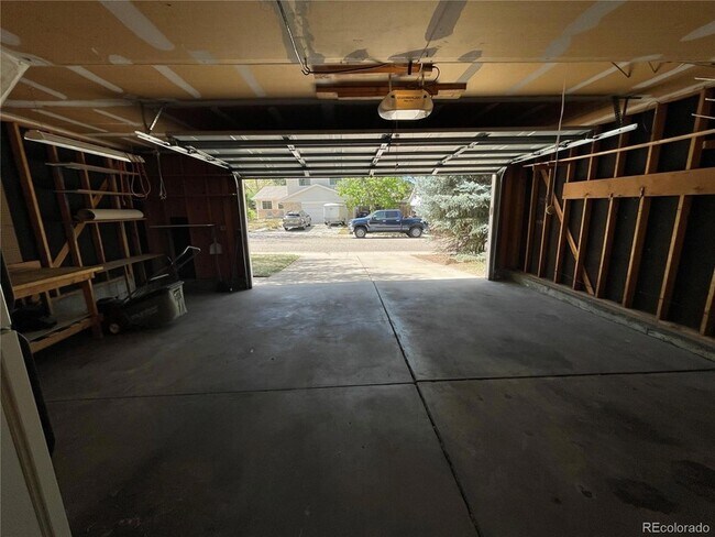 Building Photo - 6534 Zinnia St