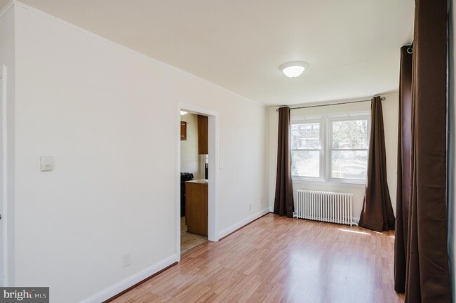 Building Photo - 317 Arden Rd W
