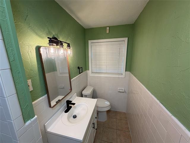 Building Photo - 5441 Wales Ave