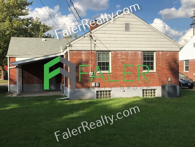 Building Photo - Check out this Charmer!