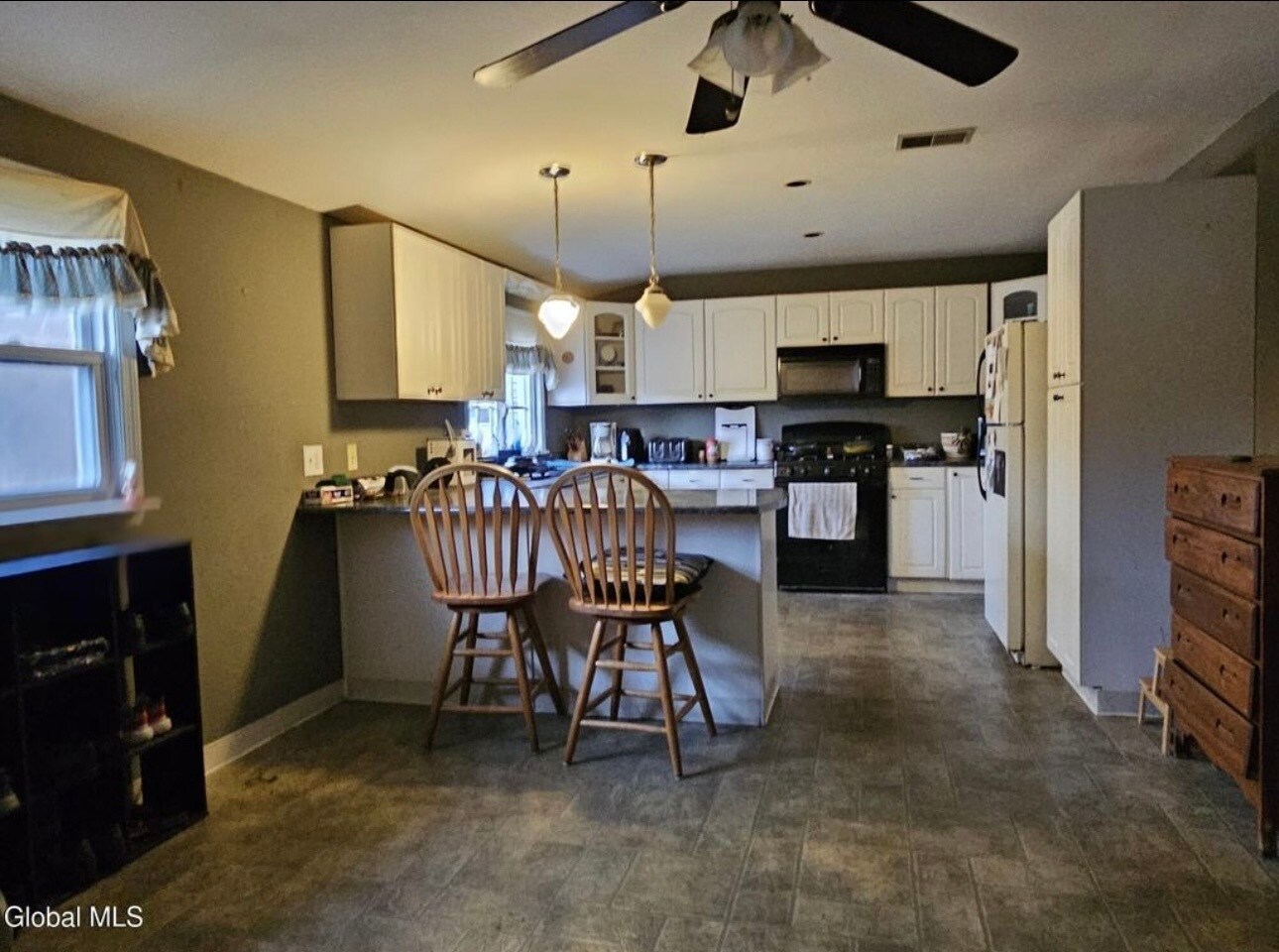 Building Photo - 3 9th St