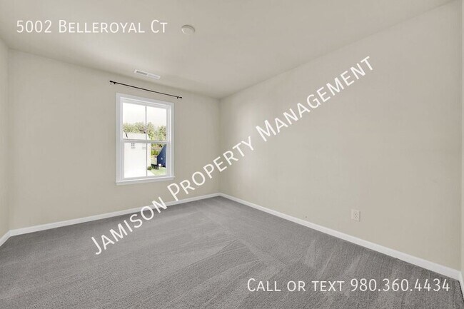 Building Photo - 5002 Belleroyal Ct