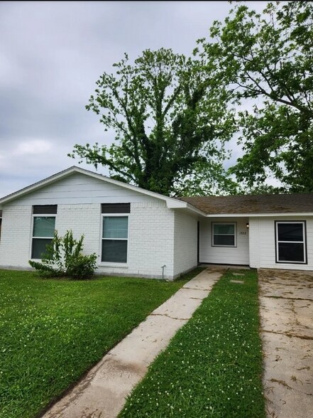 Primary Photo - 1523 Grant Dr