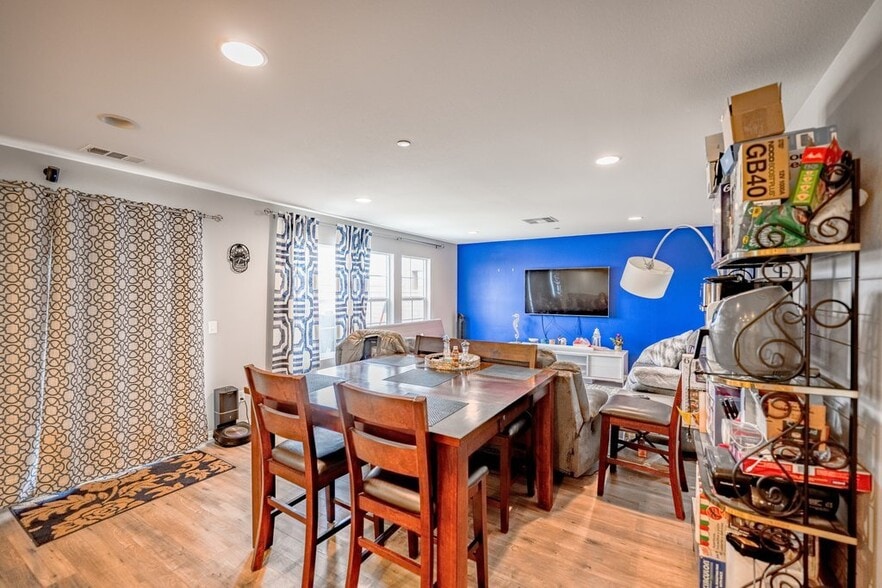 Building Photo - 2619 Candleberry Way