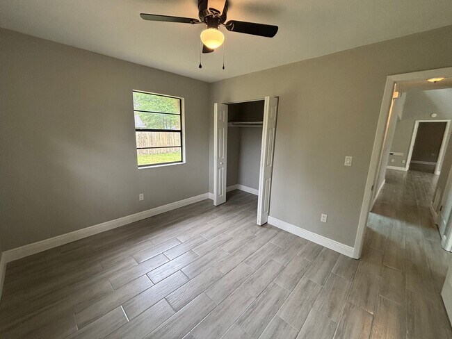 Building Photo - Newly renovated, WOW this will rent quick!