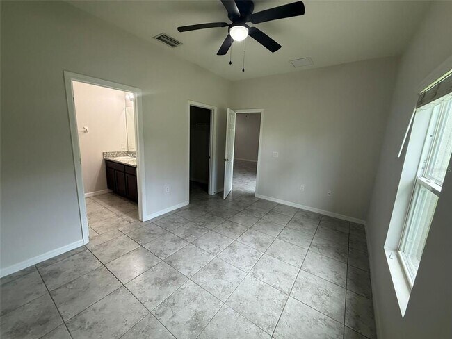 Building Photo - 24482 Zephyr Ct