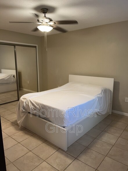 Building Photo - 3907 Del Prado Blvd S