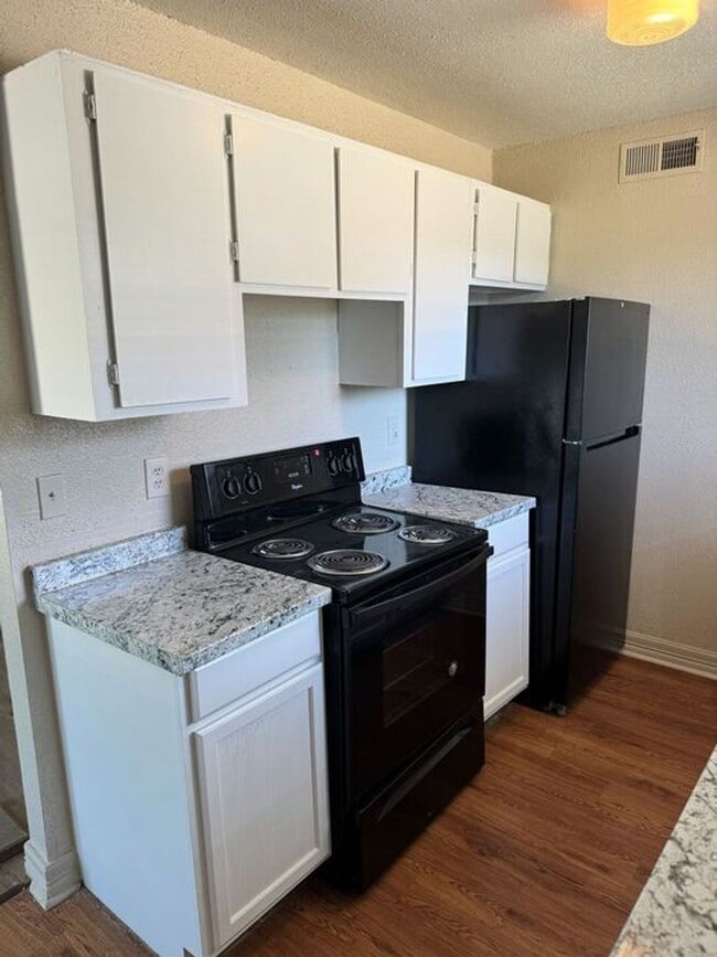 Building Photo - 4200 Boyett St