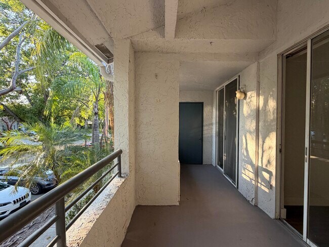 Building Photo - 921 Lyons Rd