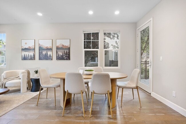 Building Photo - 5Bed/3Ba Home in Quiet Hayward Community w...