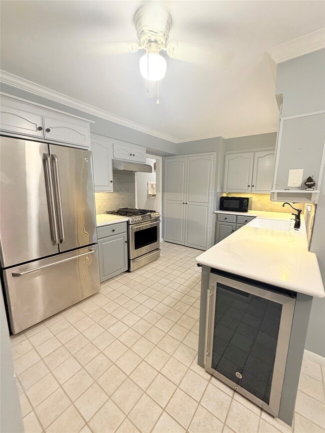 Building Photo - 4833 Hazelton St