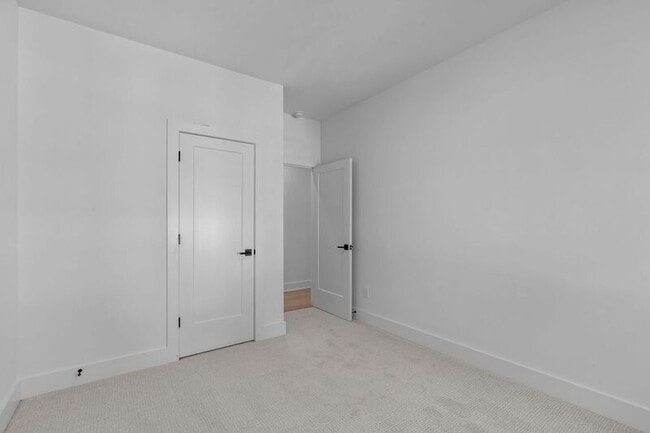 Building Photo - 5061 Lundy Dr