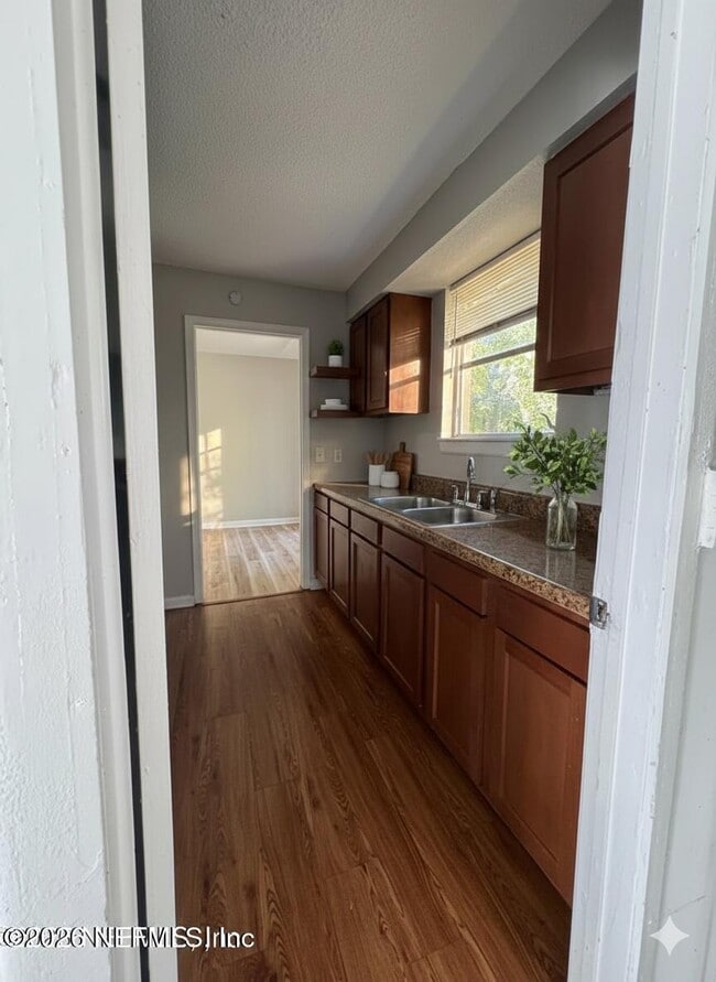 Building Photo - 2706 Palafox St