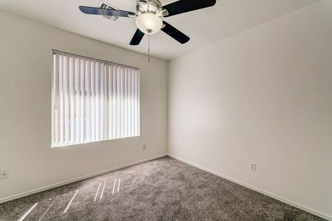 Building Photo - READY TO VIEW NOW! Bright, Open Floorplan w/ Brand New Interior Paint & Carpet!