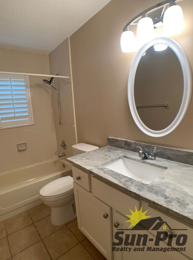 Building Photo - 1005 Fox Trace Ct
