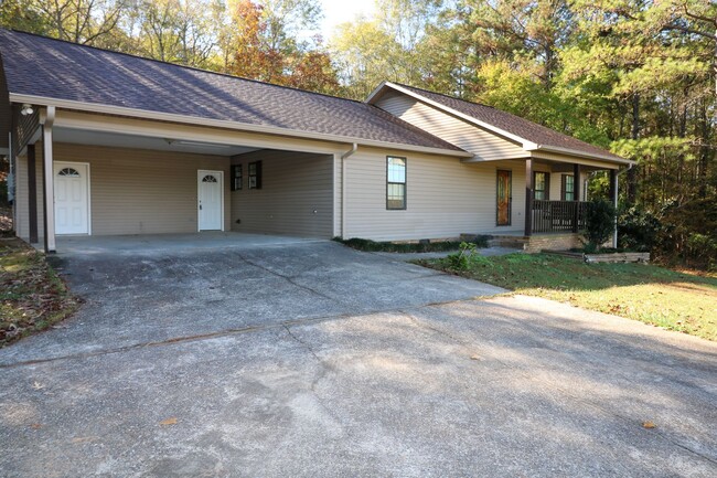 Building Photo - Great Home Close to Pell City