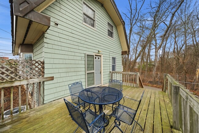 Building Photo - 184 Park St