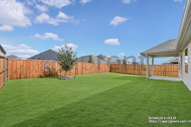 Building Photo - 1010 Rosemary Hl Dr