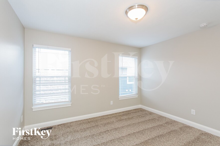 Building Photo - 5928 Aldridge Dr